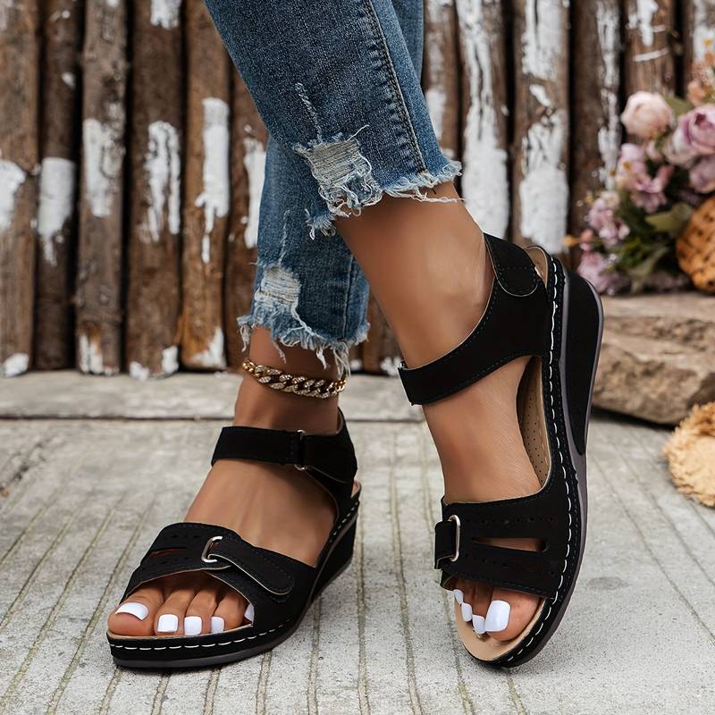 Alfreda Orthopedic Sandal | Lupi